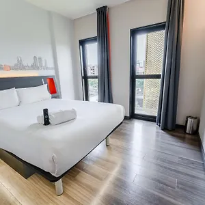 Easyhotel Barcelona Fira Οσπιταλέτ ντε Λιοβρεγάτ